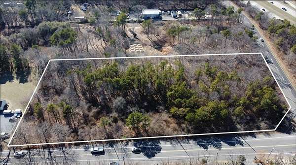 3.14 Acres of Land for Sale in Medford, New York