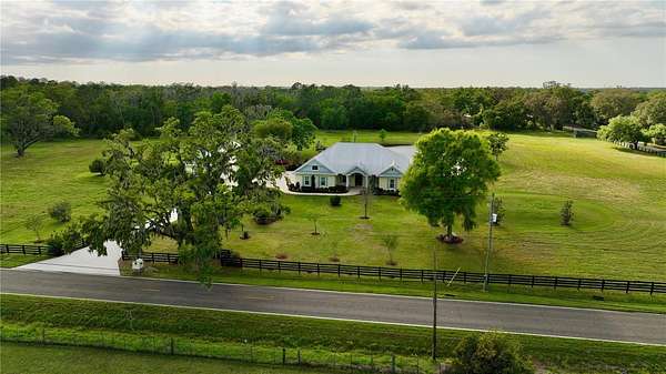 24.7 Acres of Land with Home for Sale in Plant City, Florida