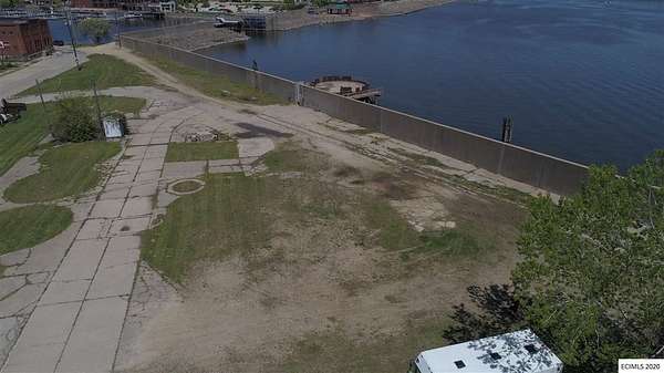 3.49 Acres of Commercial Land for Sale in Dubuque, Iowa