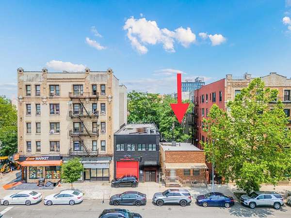 0.06 Acres of Residential Land for Sale in Long Island City, New York