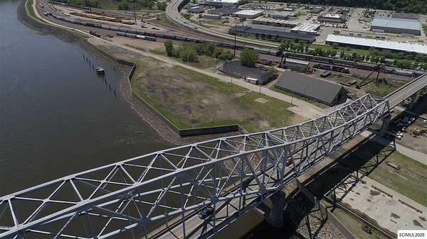 1.25 Acres of Commercial Land for Sale in Dubuque, Iowa