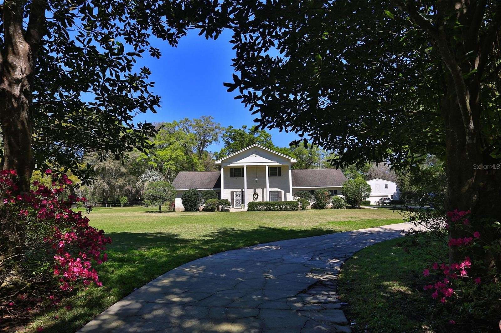 18.6 Acres of Land with Home for Sale in Ocala, Florida