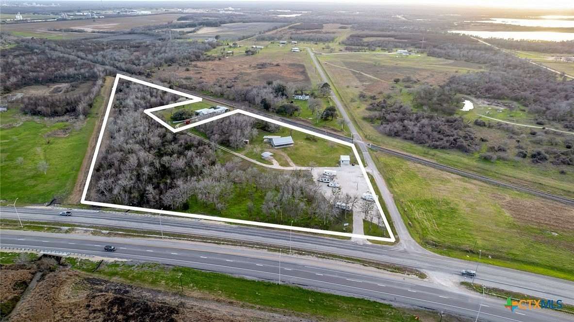 9.19 Acres of Improved Mixed-Use Land for Sale in Victoria, Texas