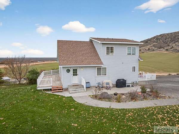 8.54 Acres of Land with Home for Sale in Menan, Idaho