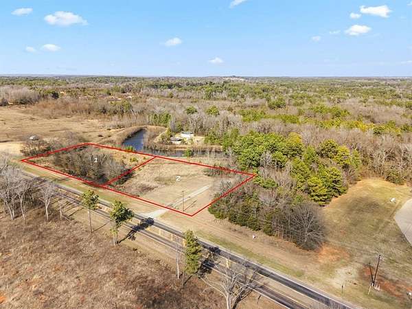 2 Acres of Mixed-Use Land for Sale in Flint, Texas