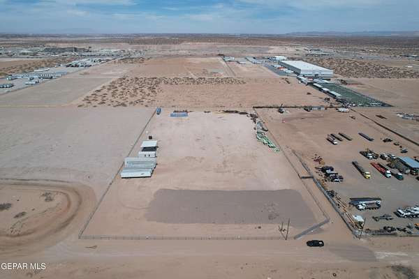5 Acres of Commercial Land for Lease in El Paso, Texas
