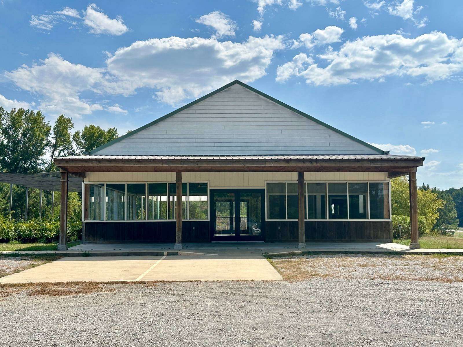 6.7 Acres of Improved Commercial Land for Sale in Louisville, Mississippi