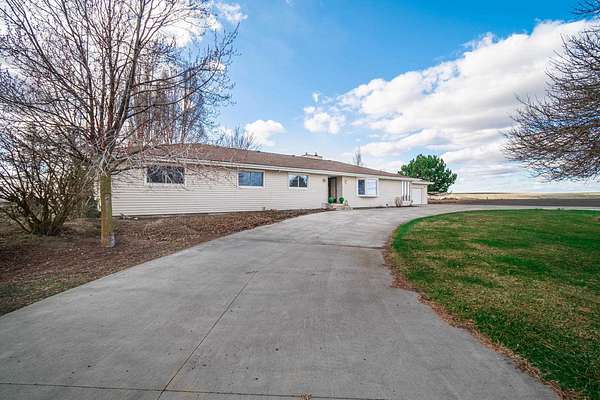 8.76 Acres of Residential Land with Home for Sale in Odessa, Washington