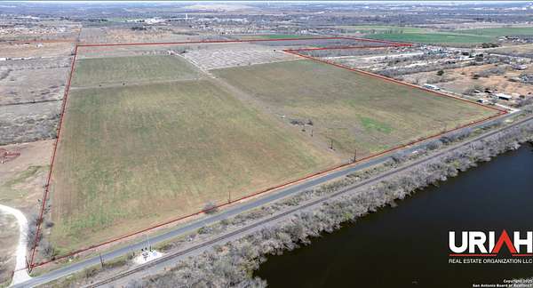 133 Acres of Mixed-Use Land for Sale in Atascosa, Texas