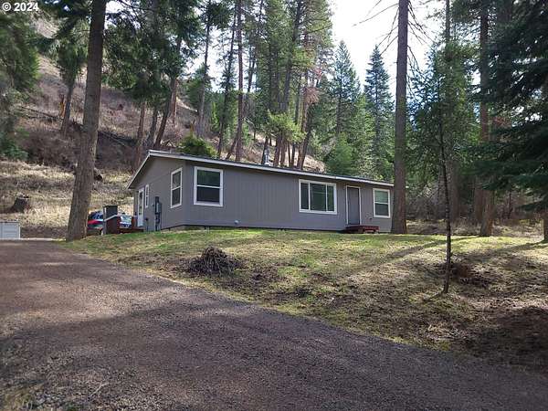 4.36 Acres of Residential Land with Home for Sale in Imnaha, Oregon