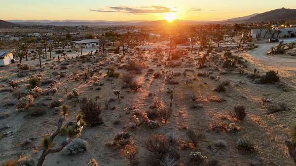 1.25 Acres of Residential Land for Sale in Joshua Tree, California