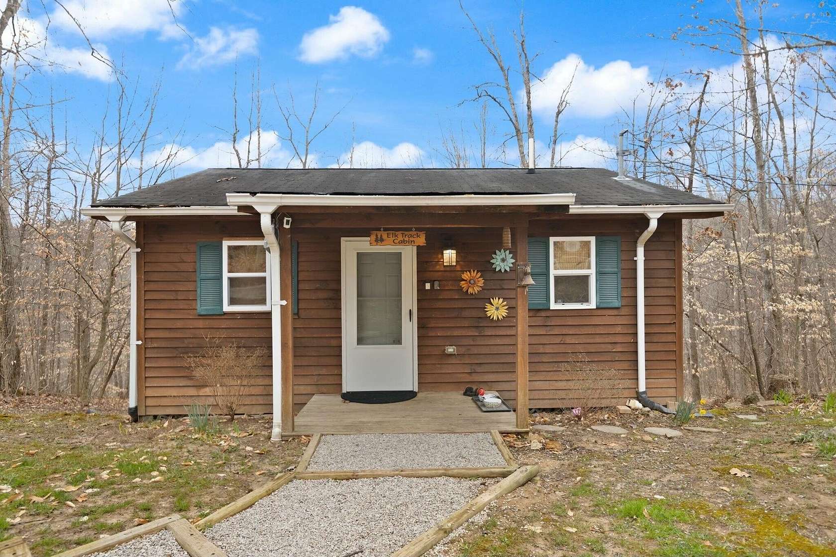 6 Acres of Residential Land with Home for Sale in Stanton, Kentucky