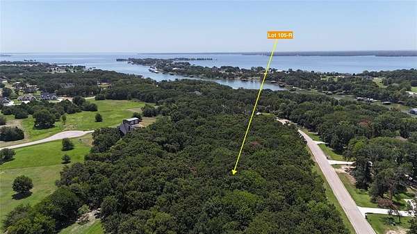 2 Acres of Residential Land for Sale in Corsicana, Texas