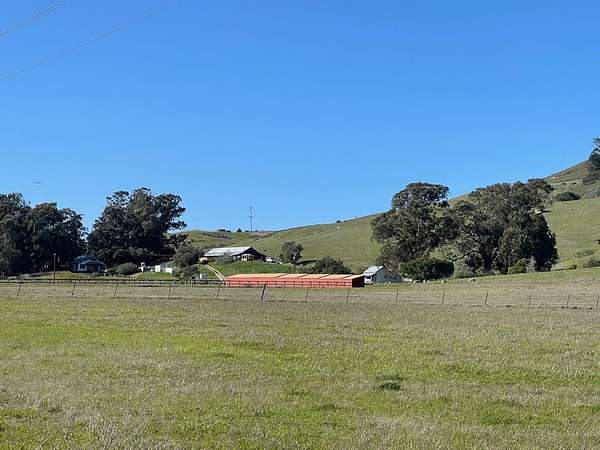 189 Acres of Land with Home for Sale in San Luis Obispo, California