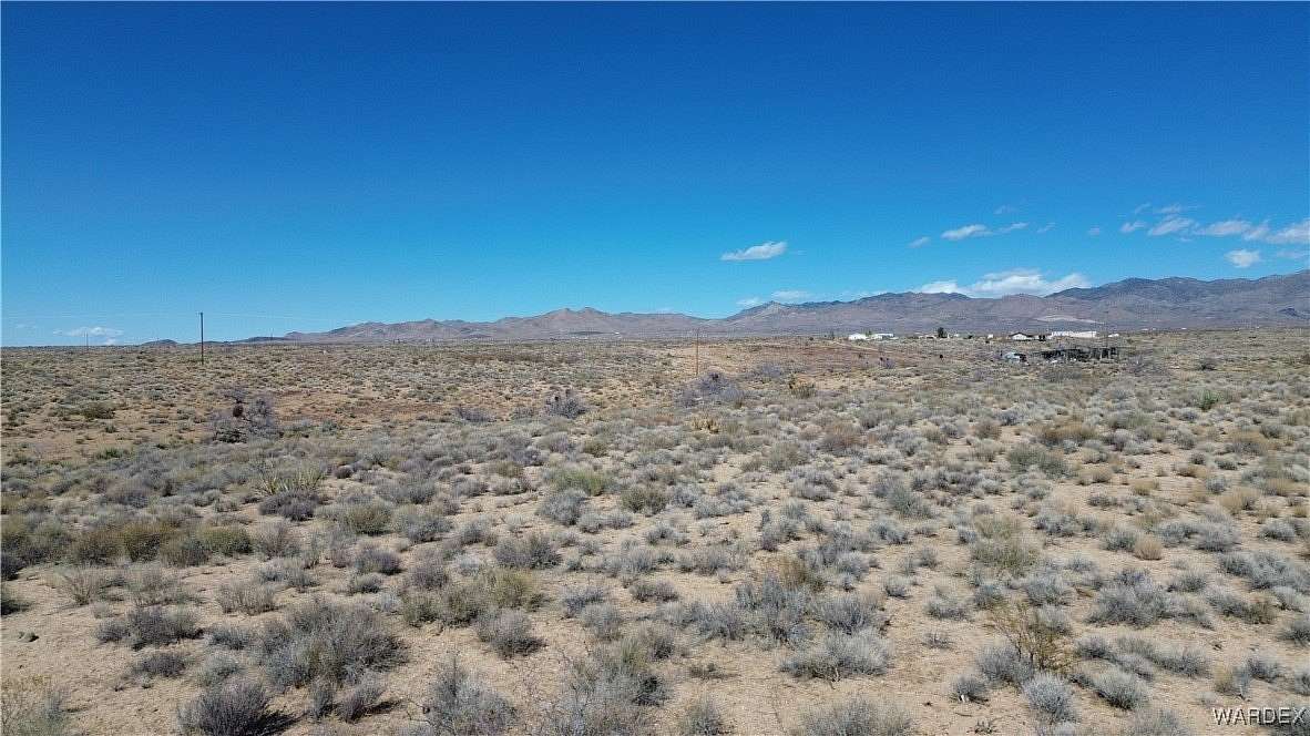 4.25 Acres of Land for Sale in Golden Valley, Arizona