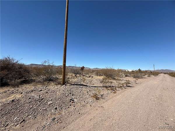 2.35 Acres of Land for Sale in Golden Valley, Arizona