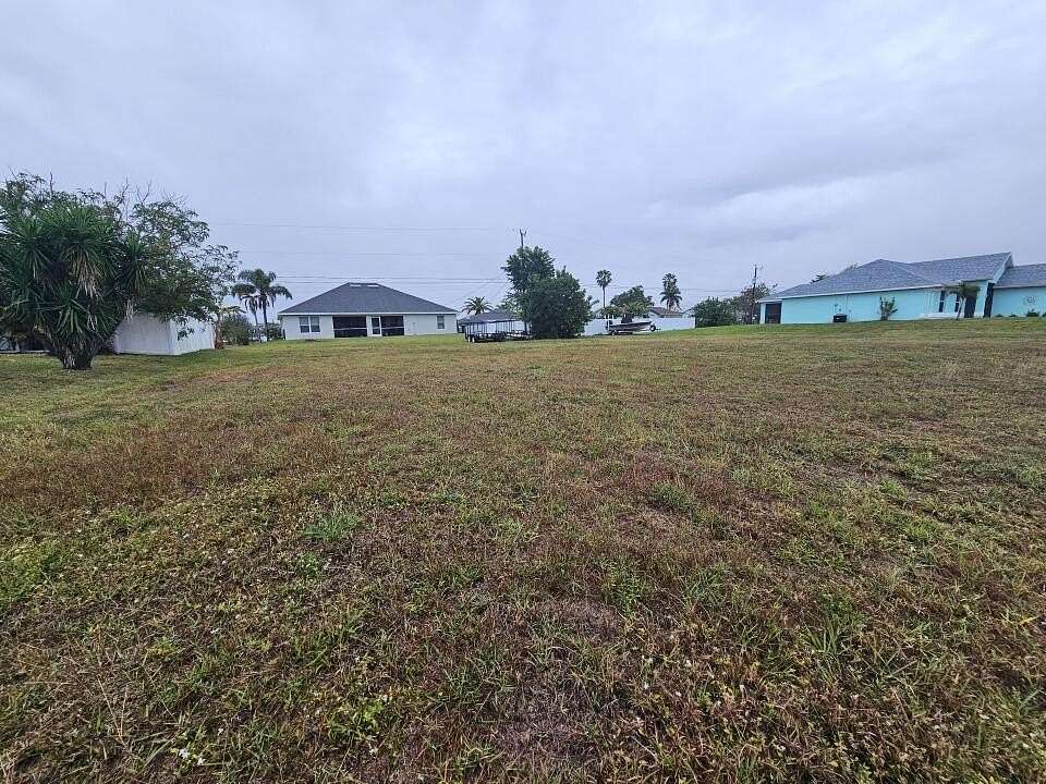 Residential Land for Sale in Cape Coral, Florida