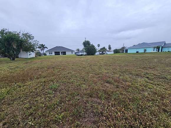 Residential Land for Sale in Cape Coral, Florida