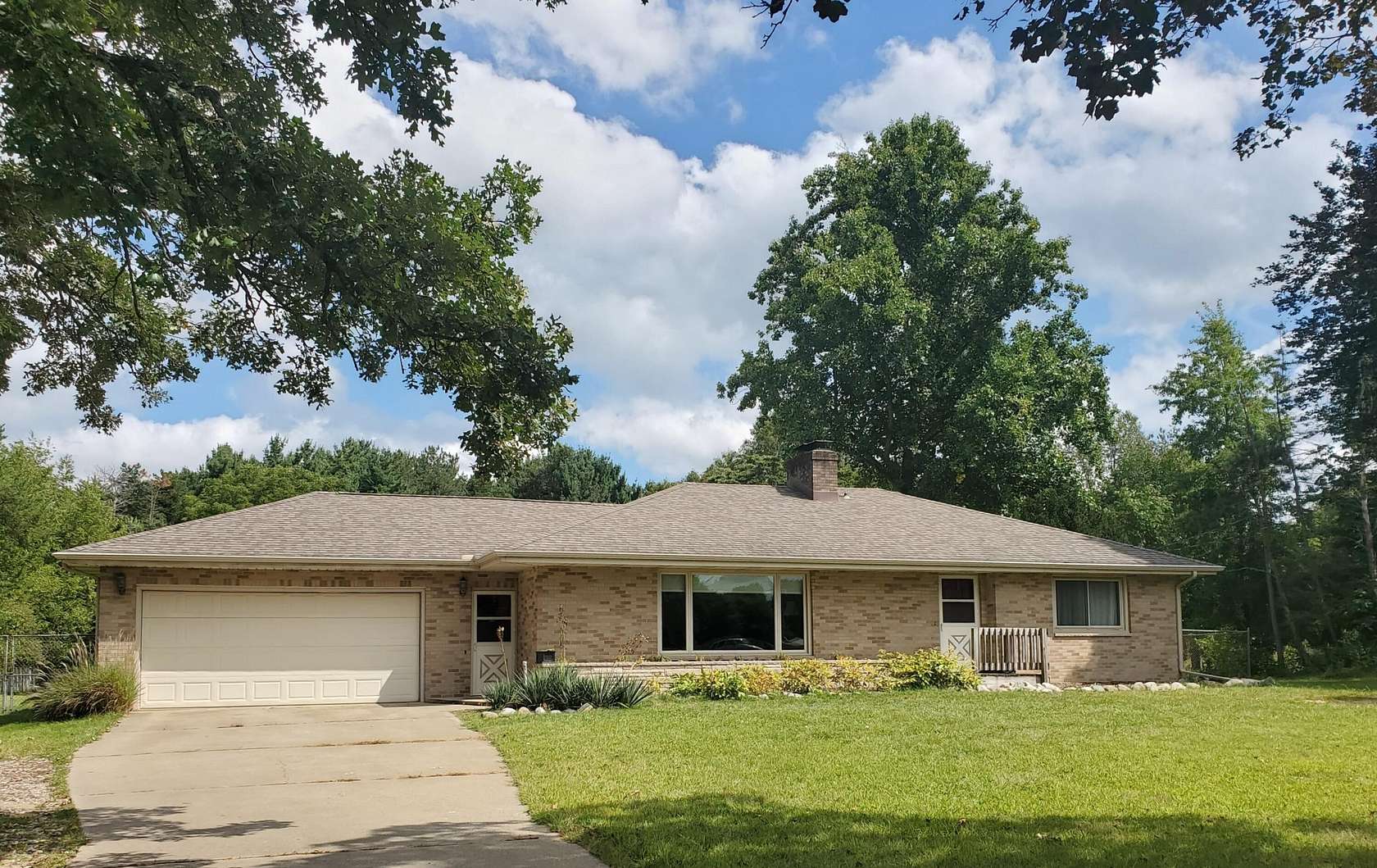 2.5 Acres of Improved Mixed-Use Land for Sale in Mattawan, Michigan