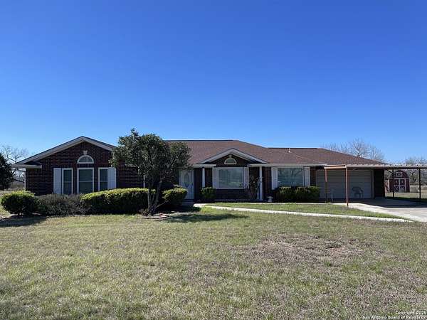 2.5 Acres of Residential Land with Home for Sale in Pleasanton, Texas