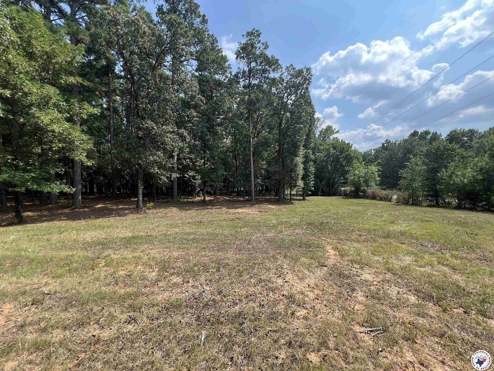 10.9 Acres of Land for Sale in De Kalb, Texas