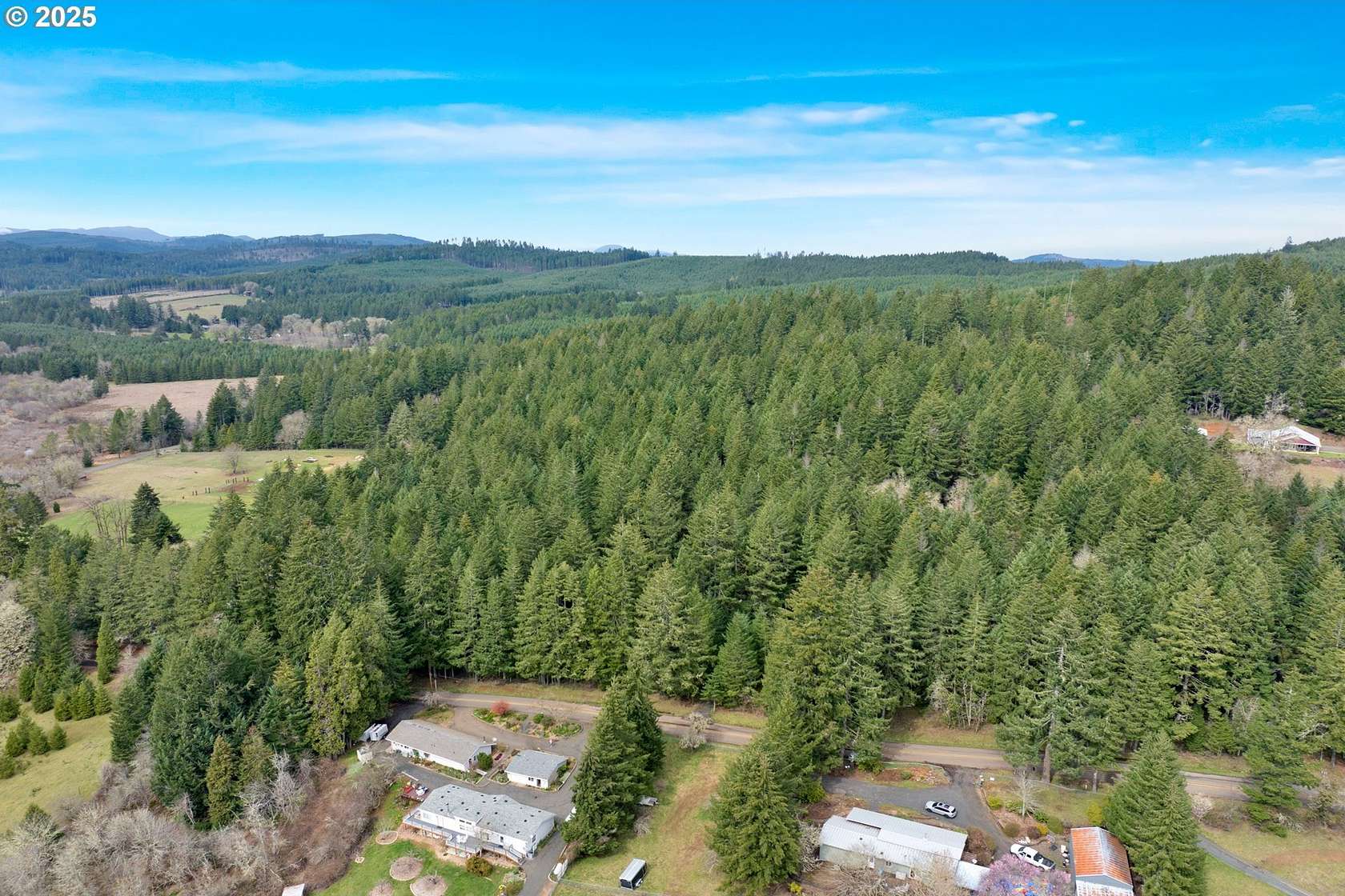 5 Acres of Residential Land for Sale in Cheshire, Oregon