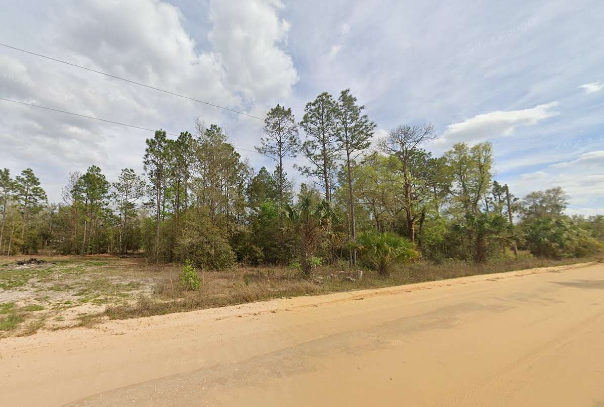 0.22 Acres of Residential Land for Sale in Interlachen, Florida