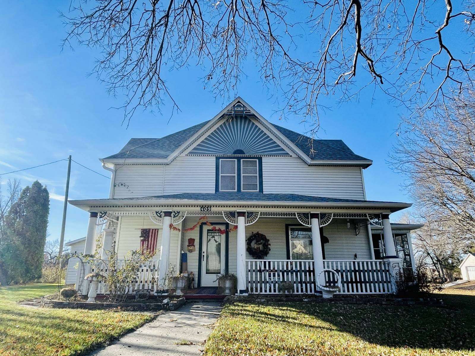 5.12 Acres of Land with Home for Sale in Ainsworth, Nebraska