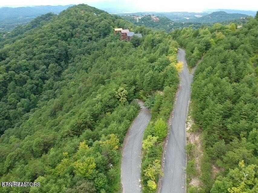 15 Acres of Land for Sale in Sevierville, Tennessee