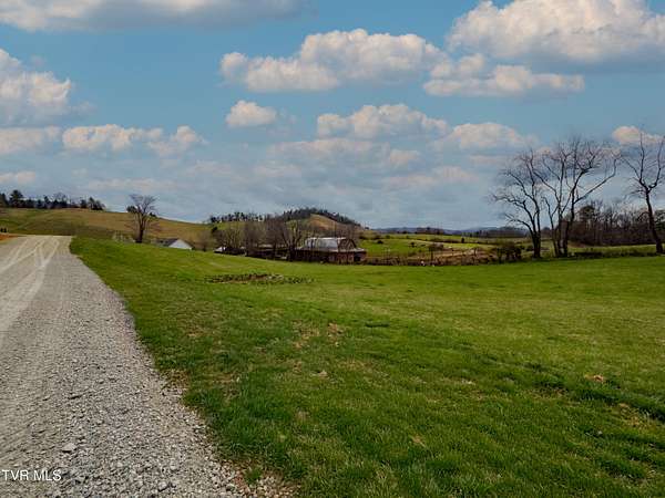 1 Acre of Residential Land for Sale in Butler, Tennessee