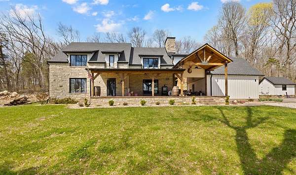 3.54 Acres of Residential Land with Home for Sale in Bowling Green, Kentucky