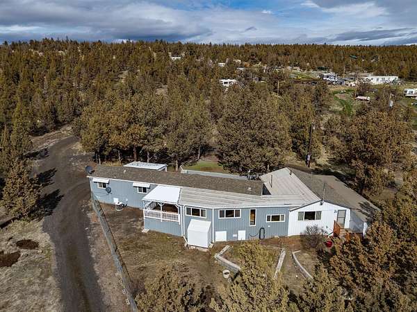 10.7 Acres of Land with Home for Sale in Prineville, Oregon
