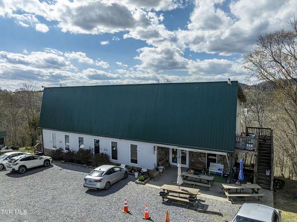 9.36 Acres of Improved Residential Land for Sale in Blountville, Tennessee