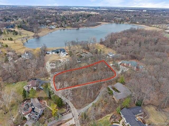 1 Acre of Residential Land for Sale in Bloomfield Hills, Michigan