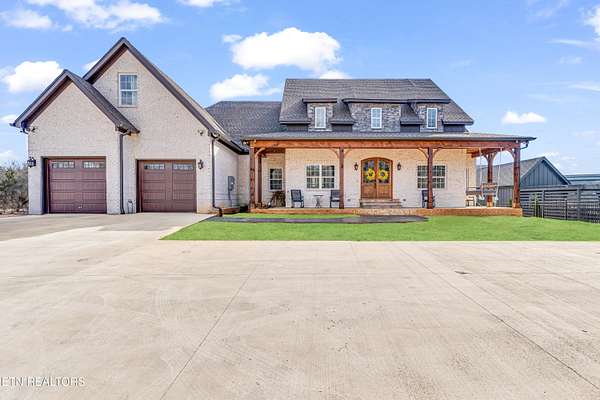 2.38 Acres of Residential Land with Home for Sale in Knoxville, Tennessee