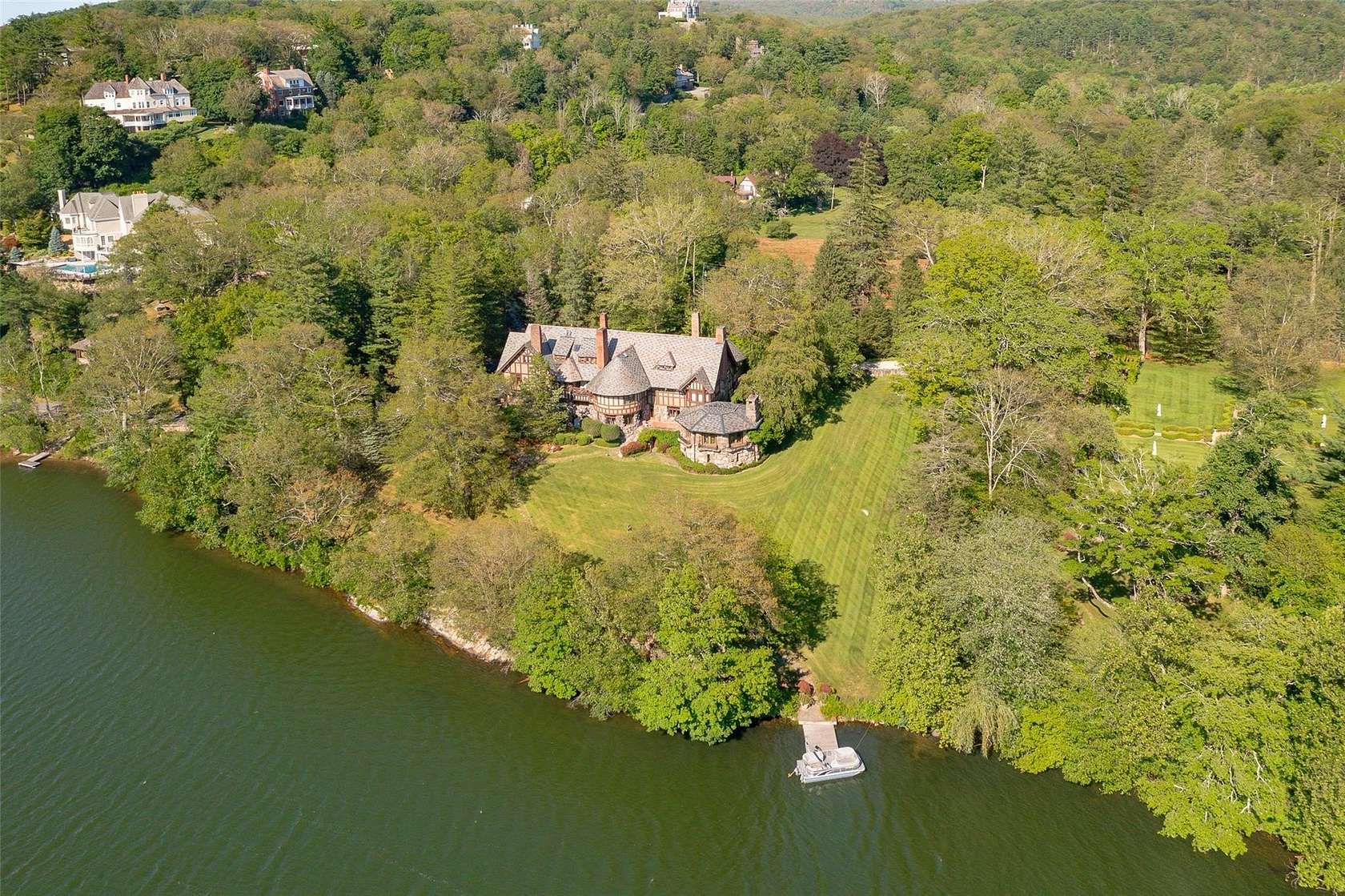 4.3 Acres of Residential Land with Home for Sale in Tuxedo Park, New York