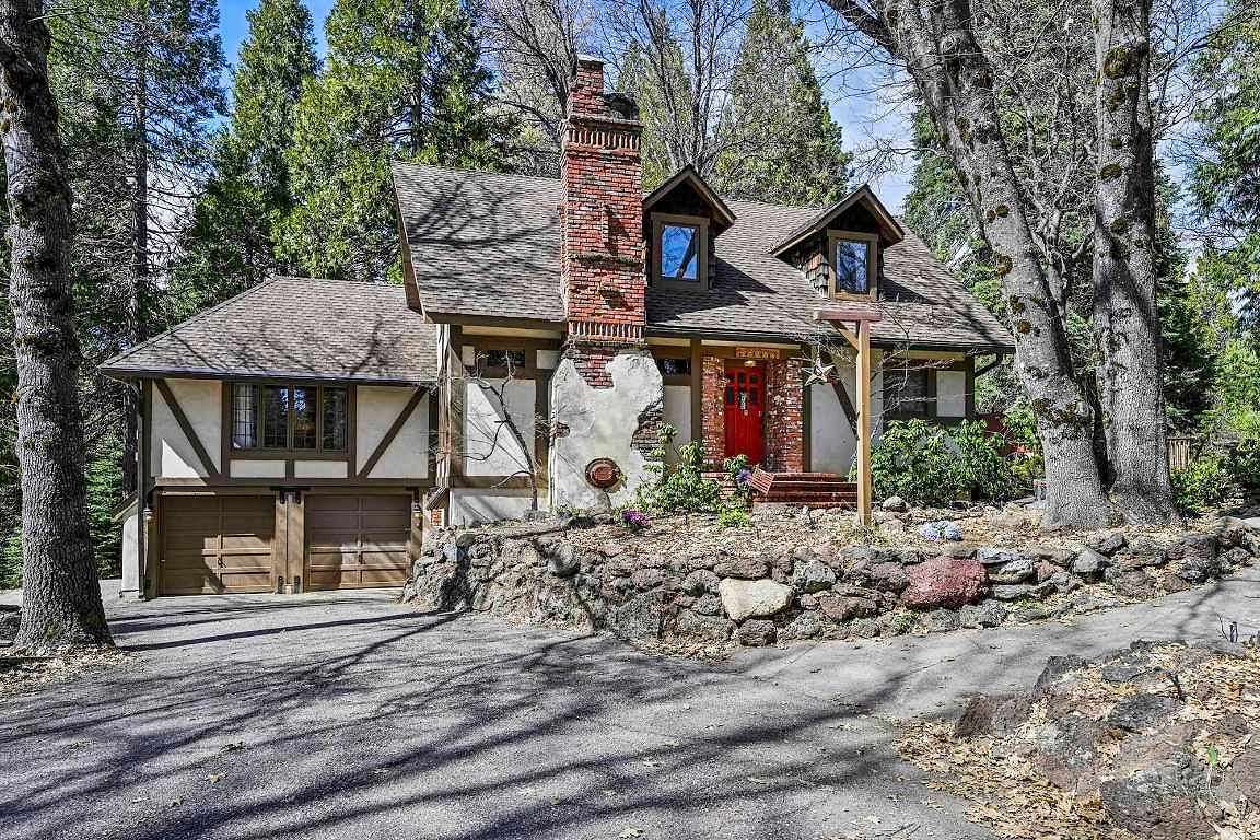 2.8 Acres of Land with Home for Sale in Mount Shasta, California