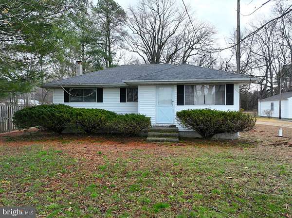 2.5 Acres of Residential Land with Home for Sale in Lincoln, Delaware