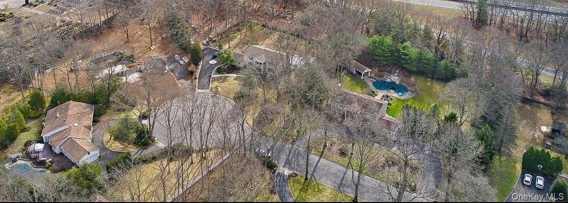 1 Acre of Residential Land for Sale in Dix Hills, New York