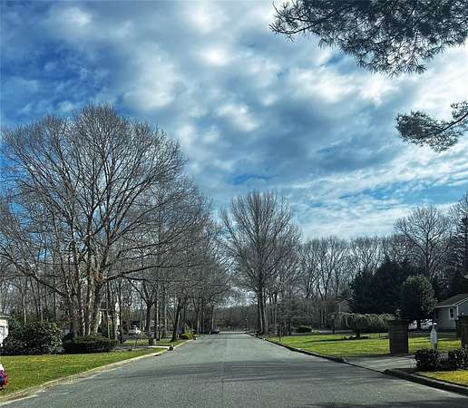 1 Acre of Residential Land for Sale in Dix Hills, New York