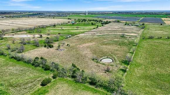 17 Acres of Land with Home for Sale in Whitesboro, Texas