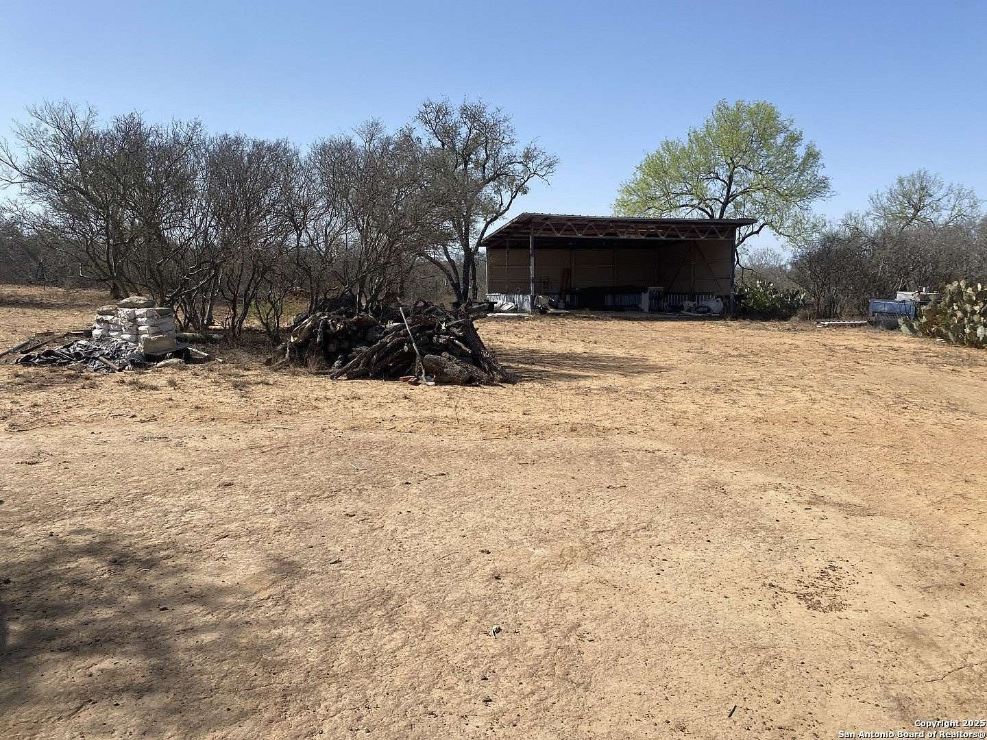 5 Acres of Residential Land for Sale in Devine, Texas