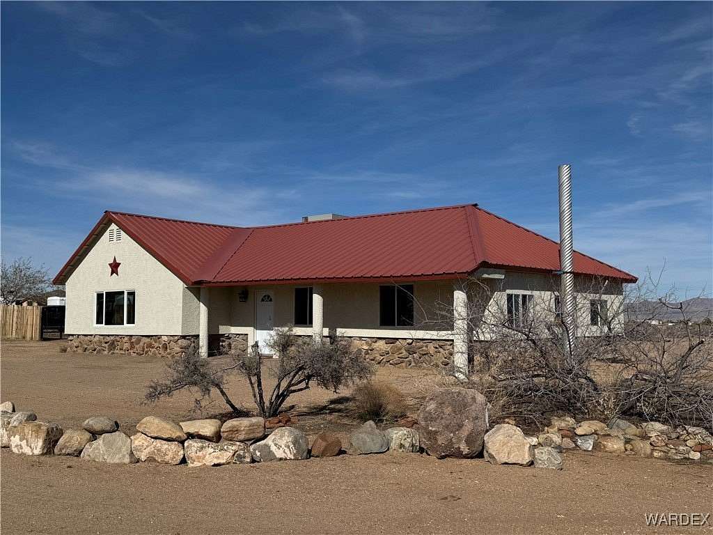 2 Acres of Residential Land with Home for Sale in Kingman, Arizona