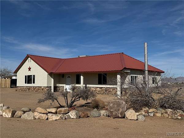 2 Acres of Residential Land with Home for Sale in Kingman, Arizona