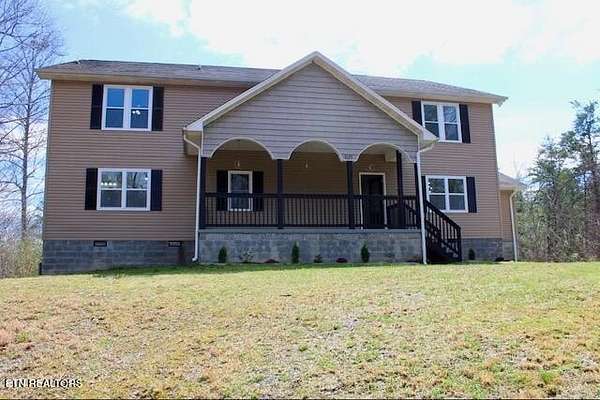 33 Acres of Land with Home for Sale in Sevierville, Tennessee