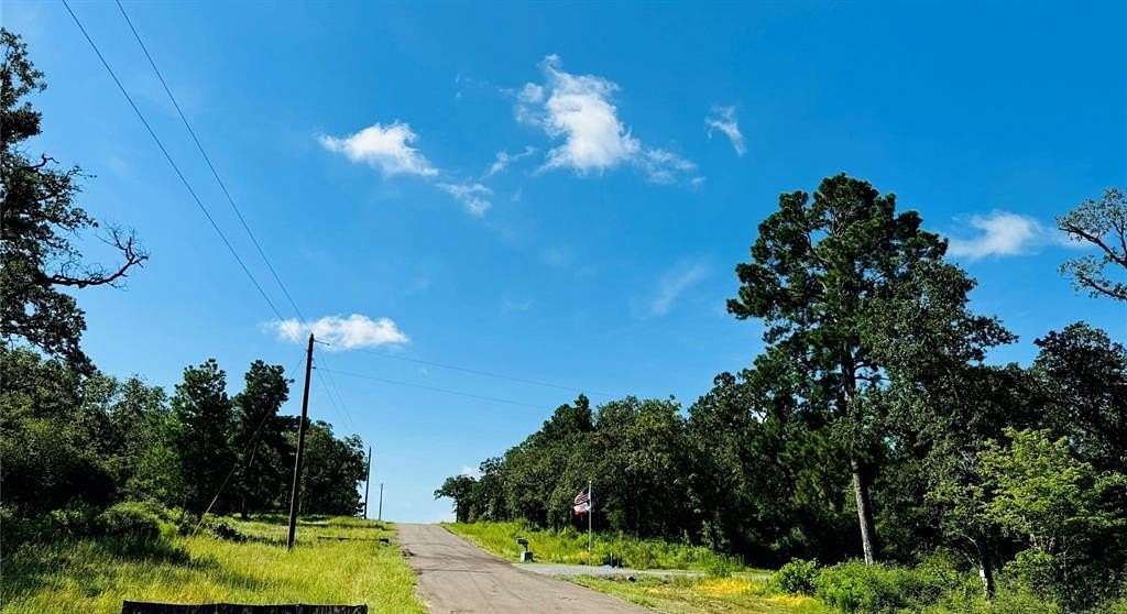 11.2 Acres of Land for Sale in Buffalo, Texas