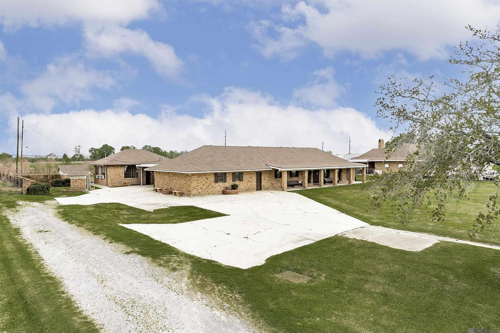 2 Acres of Residential Land with Home for Sale in Port Allen, Louisiana