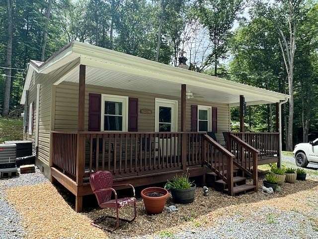 1 Acre of Residential Land with Home for Sale in Chilhowie, Virginia