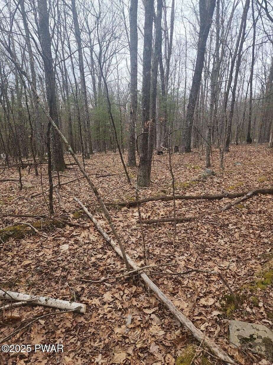 1.1 Acres of Residential Land for Sale in Hawley, Pennsylvania