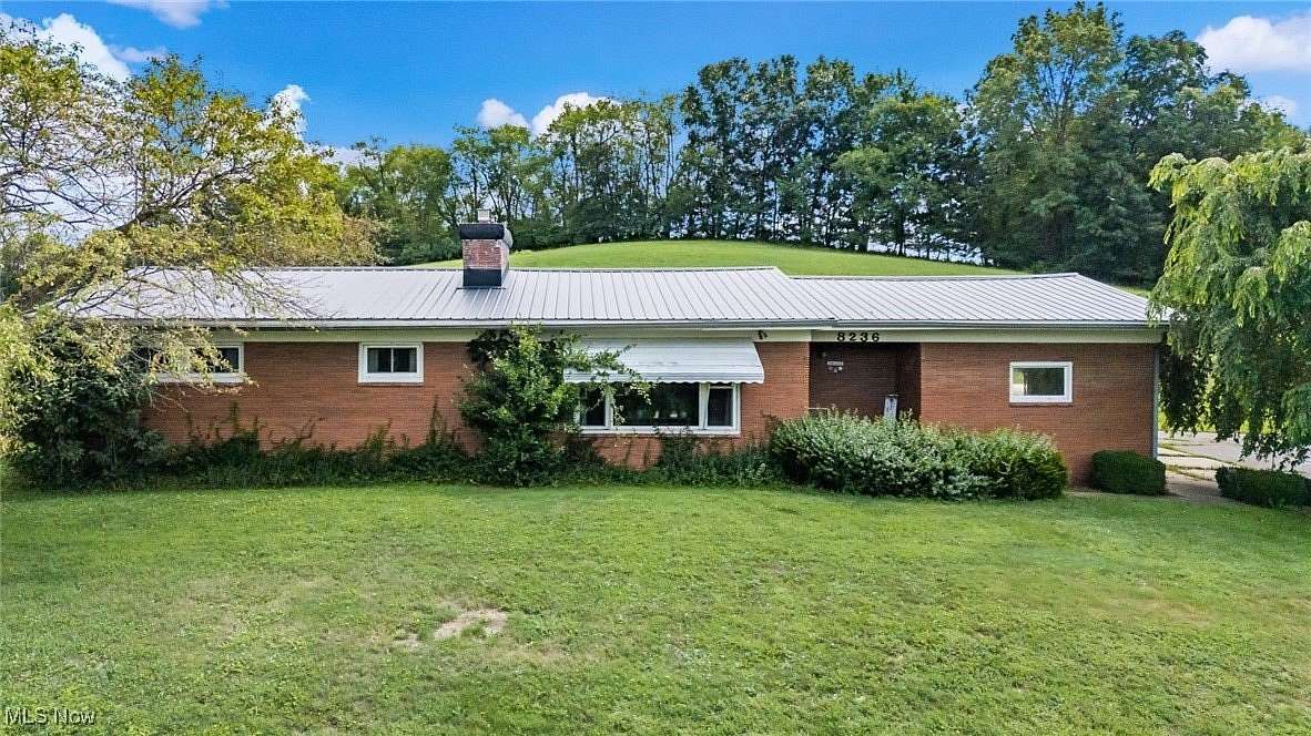 15.5 Acres of Land with Home for Sale in Frazeysburg, Ohio